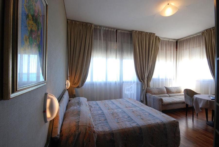 Bristol Hotel 4*