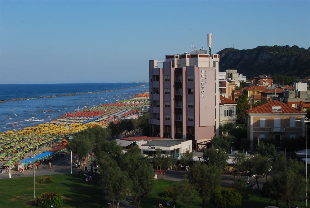Bristol Hotel 4*
